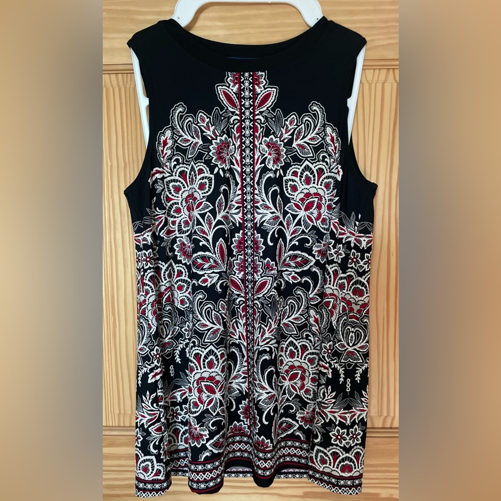 Apt. 9 Black blouse with lovely crimson & raised white detail - size Medium